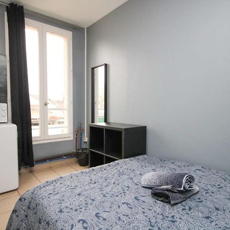 02 - Chambre Avec Lit Double Et Sdb Prive Wifi 圣但尼 外观 照片