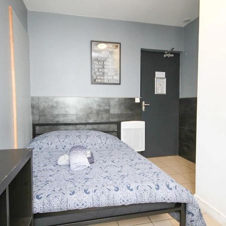 02 - Chambre Avec Lit Double Et Sdb Prive Wifi 圣但尼 外观 照片