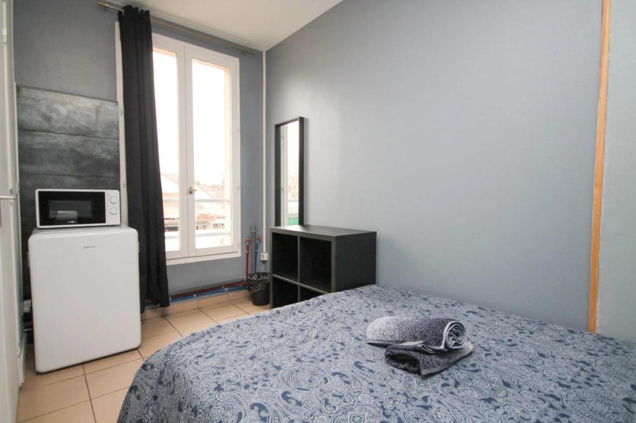 02 - Chambre Avec Lit Double Et Sdb Prive Wifi 圣但尼 外观 照片