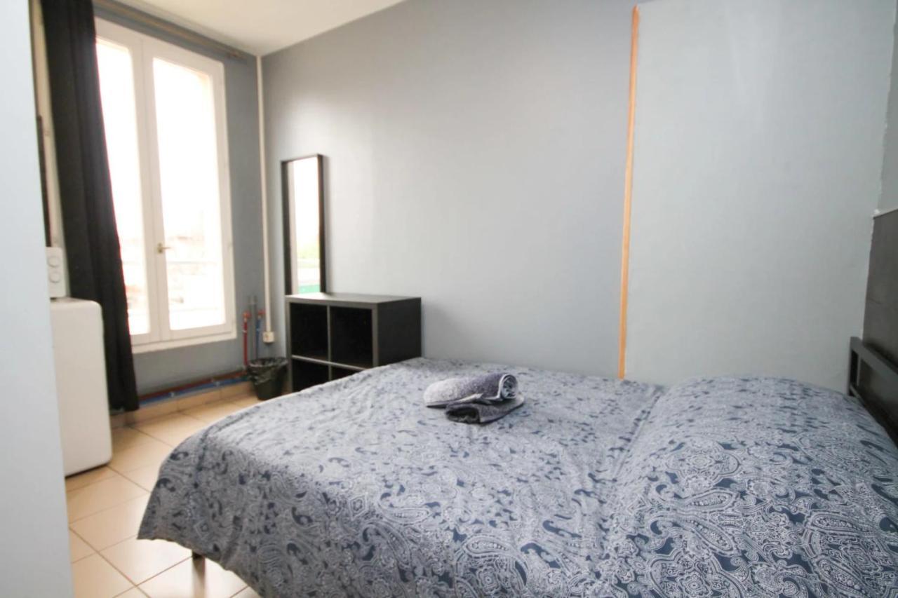 02 - Chambre Avec Lit Double Et Sdb Prive Wifi 圣但尼 外观 照片
